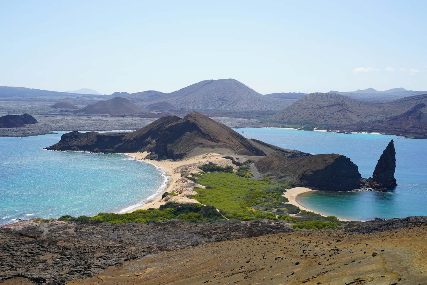 Pinnacle Rock and twin beaches of Bartolomé Island, Galápagos, Ecuador