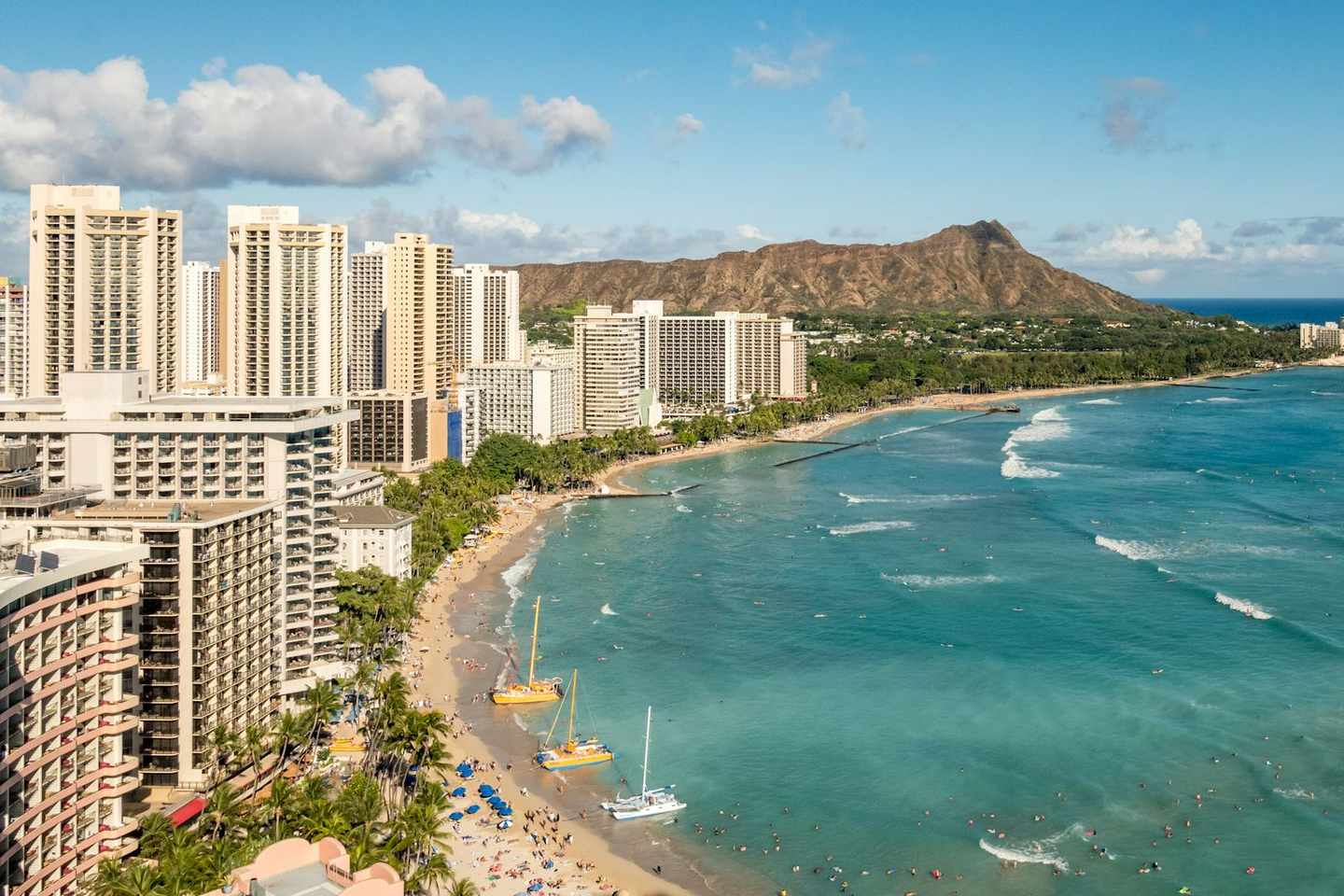 Hawaii Flights & Resorts — Worth Comparing First